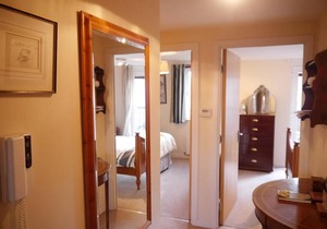 Stylish and modern 2 bedroom flat