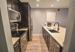 Stylish Breck Condo with Easy Ski Access