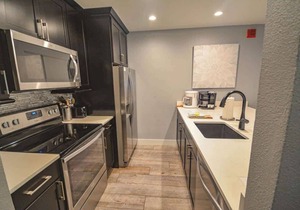 Stylish Breck Condo with Easy Ski Access