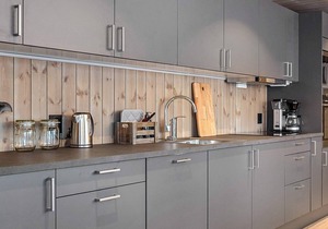 Stylish Cabin Retreat in Varden-By Traum