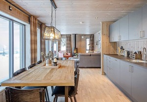 Stylish Cabin Retreat in Varden-By Traum