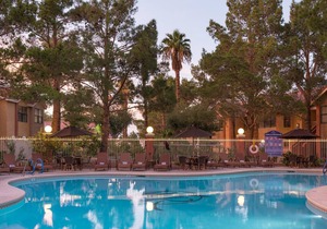 Stylish Condo w/ Free Shuttle to Strip, Resort Putting Green & Outdoor Pool