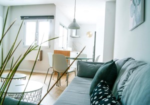 Stylish 2 Bedroom Apartment Near Alcaravaneras Beach