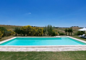Stylish Farmhouse in Castelnuovo Berardenga with Pool