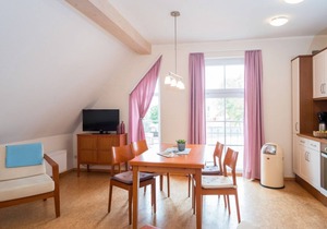 Stylish holiday apartment in a manor house on Lake Plauer