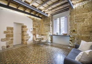 Stylish home in front of Casa Professa