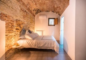 Stylish home in front of Casa Professa