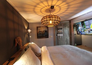 Stylish houseboat with sauna and great view