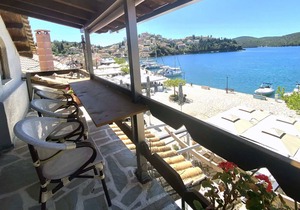 Stylish Marina Retreat - Spectacular Sea Views