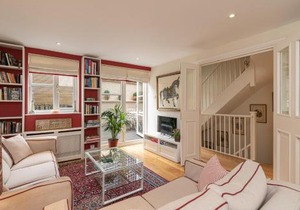 Stylish Mews house with parking