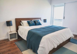 Stylish & Modern Apartment Near the Beach
