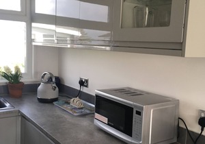 Stylish modern dog friendly two bedroom chalet in Dartmouth