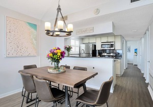 Stylish Oceanfront Corner Unit Condo | Open Concept & Chic Decor
