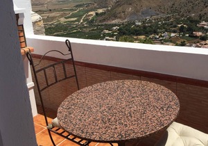 Stylish one bedroomed apartment with stunning sea views