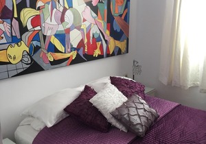 Stylish one bedroomed apartment with stunning sea views