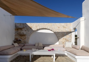 Stylish seaside private villa with pool, 1min from Mikri Santa sandy beach!