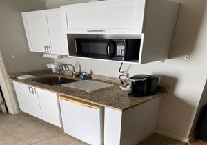 Stylish Studio Apt - Near the Beach