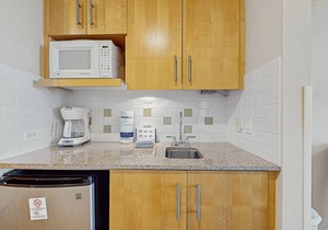 Stylish suite with a shared pool/hot tub and golf course/bay views