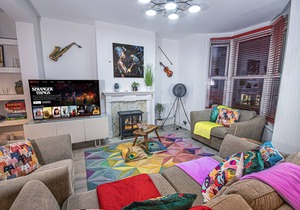 Stylish Super Central Modern Townhouse Retreat