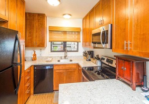 Stylish Tropical Suite w/Bath+Kitchen Upgrades, WiFi, DVD, Lanai–Kaha Lani 113