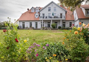Stylish vacation apartment in a manor house on Lake Plau