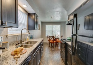 [SU 922 - 4] Graciela's Campus-close 2 bedroom luxury, Apartment near to Downtown Norman