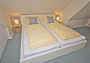 Südstrand 6 The apartment is located in a small residential complex with five houses in the south of Westerland.