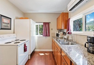 Suite #4 - Klickitat River Inn