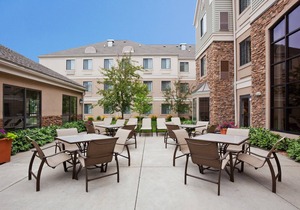 Suite 5 Mins to Mall of America w/24 Hour Gym !