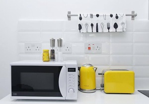 Suite 9 Blissful, Bright 1 bedroom suite in quiet rd in Belsize Park