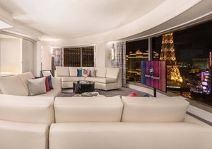 Suite + Connecting Room at a 4⭐️ Hotel