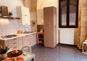 Suite Desideria-Suite-Deluxe-Ensuite with Shower-City view