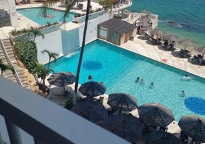 SUITE EN TORRES GEMELAS a pie de playa 611