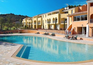Suite Equipée ! Accès Bain à Remous et 3 Piscines
