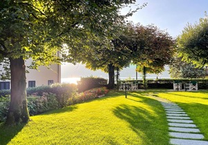 Suite "Gardone" at 2 steps from the lake with panoramic view. Lounge bar and swimming pool