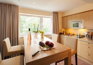 Suite Hotel Leipzig - Suite with kitchen / bathroom and 2 separate rooms