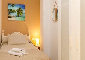 Suite Nº 5 (1 double room and 1 single room)