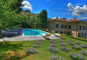 Suite "Salmerino" at 2 steps from the lake with private dehor, lounge bar and swimming pool