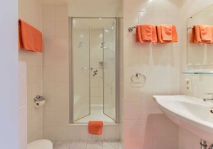 Suite shower/WC - Gasthof Zur Sonne