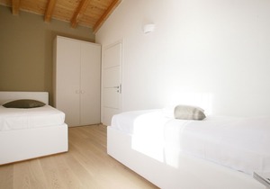 Suite with hydromassage, 6 beds, breathtaking lake view, sauna, swimming pool