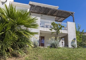 Summer apartment in the hilly landscape of Oletta