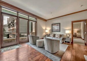 Summer Sale- 2 Bedroom At Constellation Residences Condo