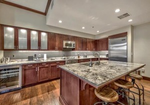 Summer Sale- 2 Bedroom At Constellation Residences Condo