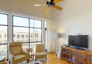 Sun-Kissed Condo by the Bay w/ Free WiFi, Balconies, & a Shared, Outdoor Pool