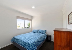 Sun on Seaview - Paraparaumu Beach Holiday Home, PARAPARAUMU BEACH