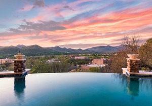 Sunbeam by AvantStay Elegant, Private Desert Home w/ Infinity Pool, Spa & View