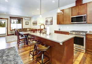 Suncadia 2 Bdrm Pet Friendly Townhome Steps Away from Pool