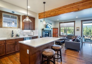 Suncadia 3 Bdrm Townhome with Hot Tub