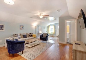 Sundial Inn Unit 4