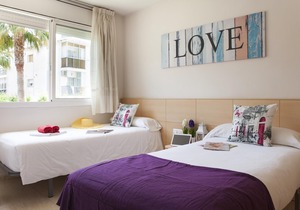 Sunny and cozy apartment for 3 persons.